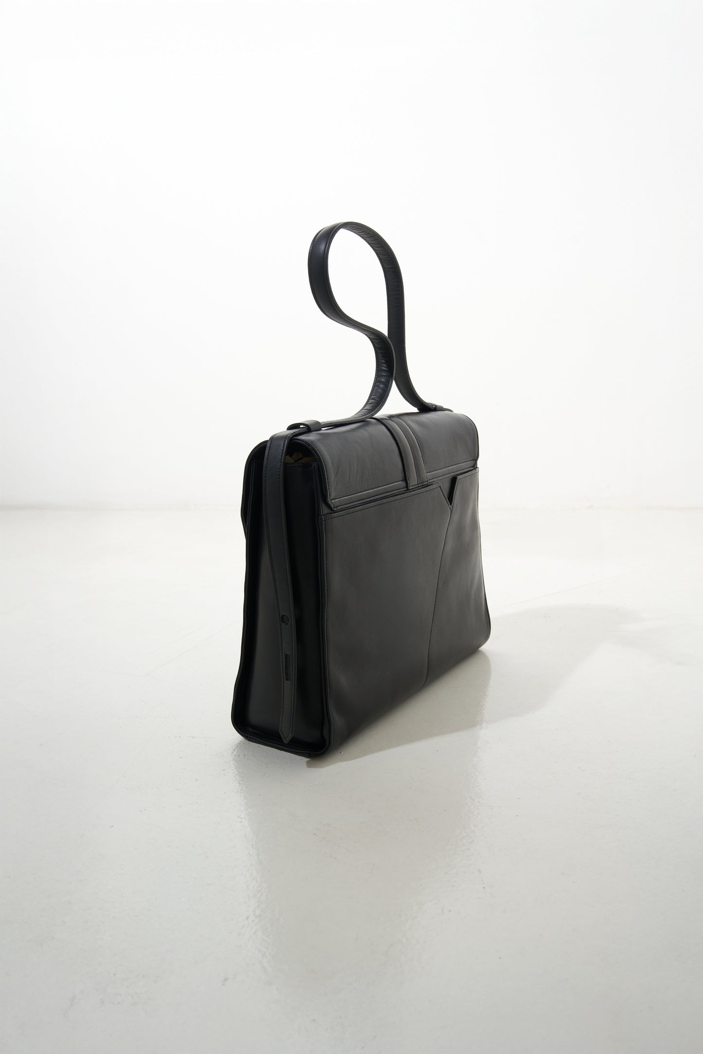 CARMELA TOP HANDLE
